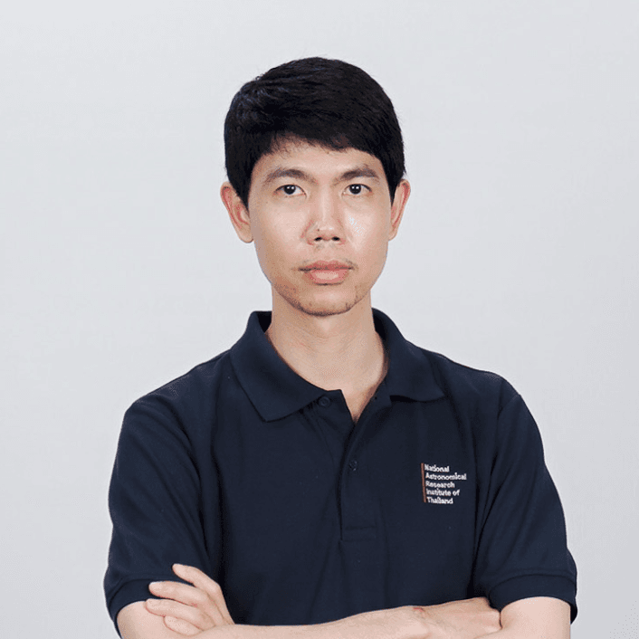 นายวรภพ ทองเสม