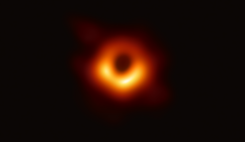 นักวิทยาศาสตร์เผยความสำเร็จในการบันทึกภาพ “หลุมดำยักษ์”