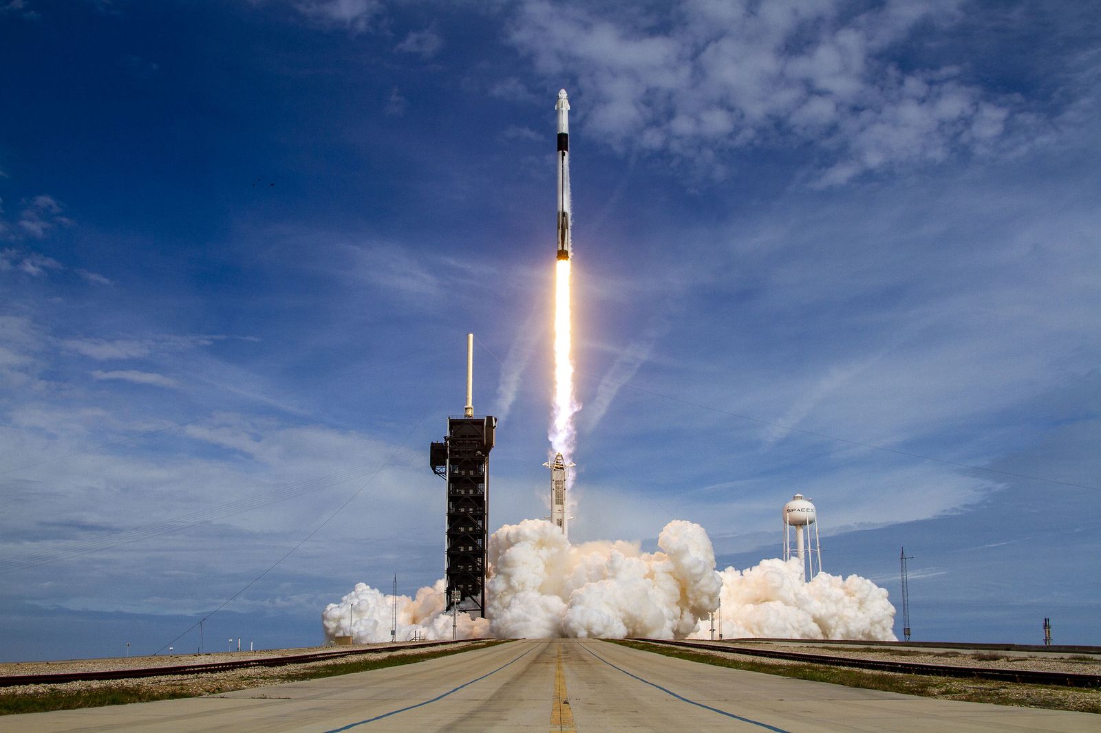NASA และ SpaceX สร้างประวัติศาสตร์ส่งมนุษย์สู่อวกาศจากแผ่นดินอเมริกาสู่ ISS สำเร็จเป็นครั้งแรกในรอบ 9 ปี