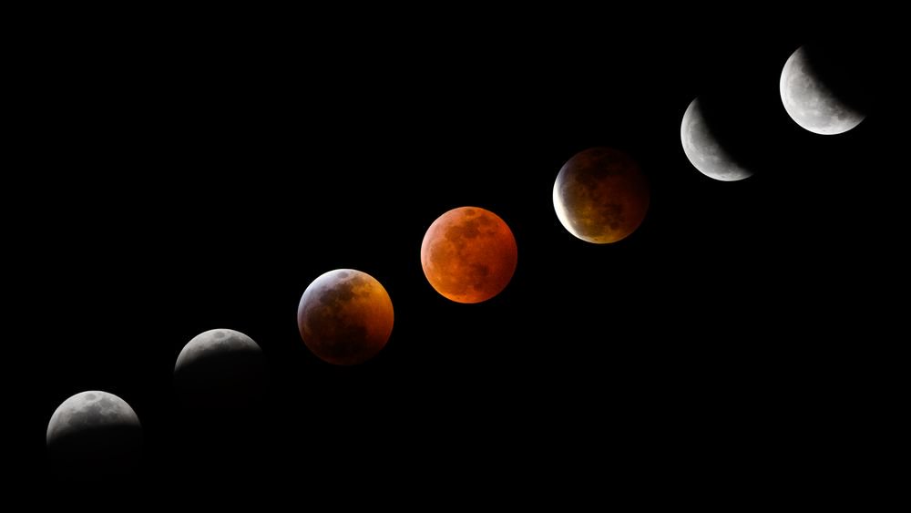 3 277Super Bloody Lunar Eclipse